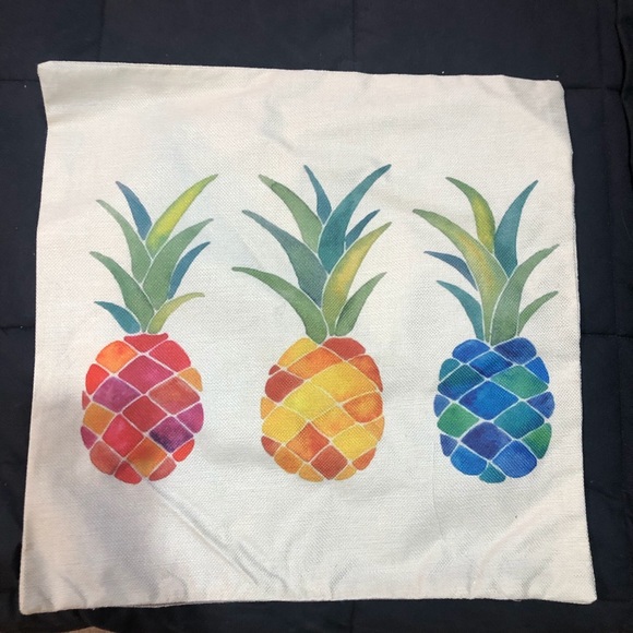 CUSHION COVERS—— PINEAPPLE—-8 of them——these are NEW - Picture 2 of 4